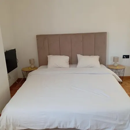 Séjour chez l'habitant 10 Mins Walk From Train Station! Agualva-Cacem