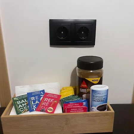 10 Mins Walk From Train Station! Habitación en casa particular *