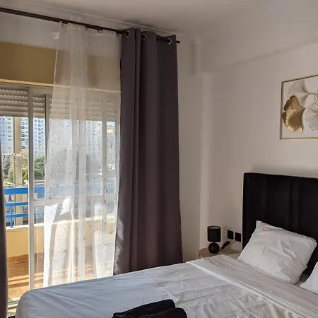 10 Mins Walk From Train Station! Homestay Agualva-Cacem