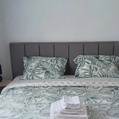 Habitación en casa particular 10 Mins Walk From Train Station! *