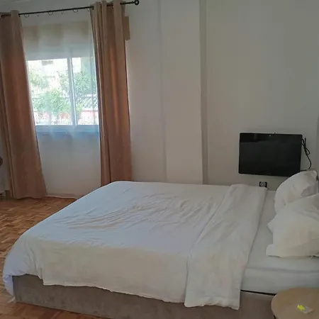 Homestay 10 Mins Walk From Train Station! *